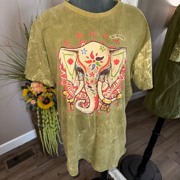 No Time • Elephant Tee - Picture 5 of 10